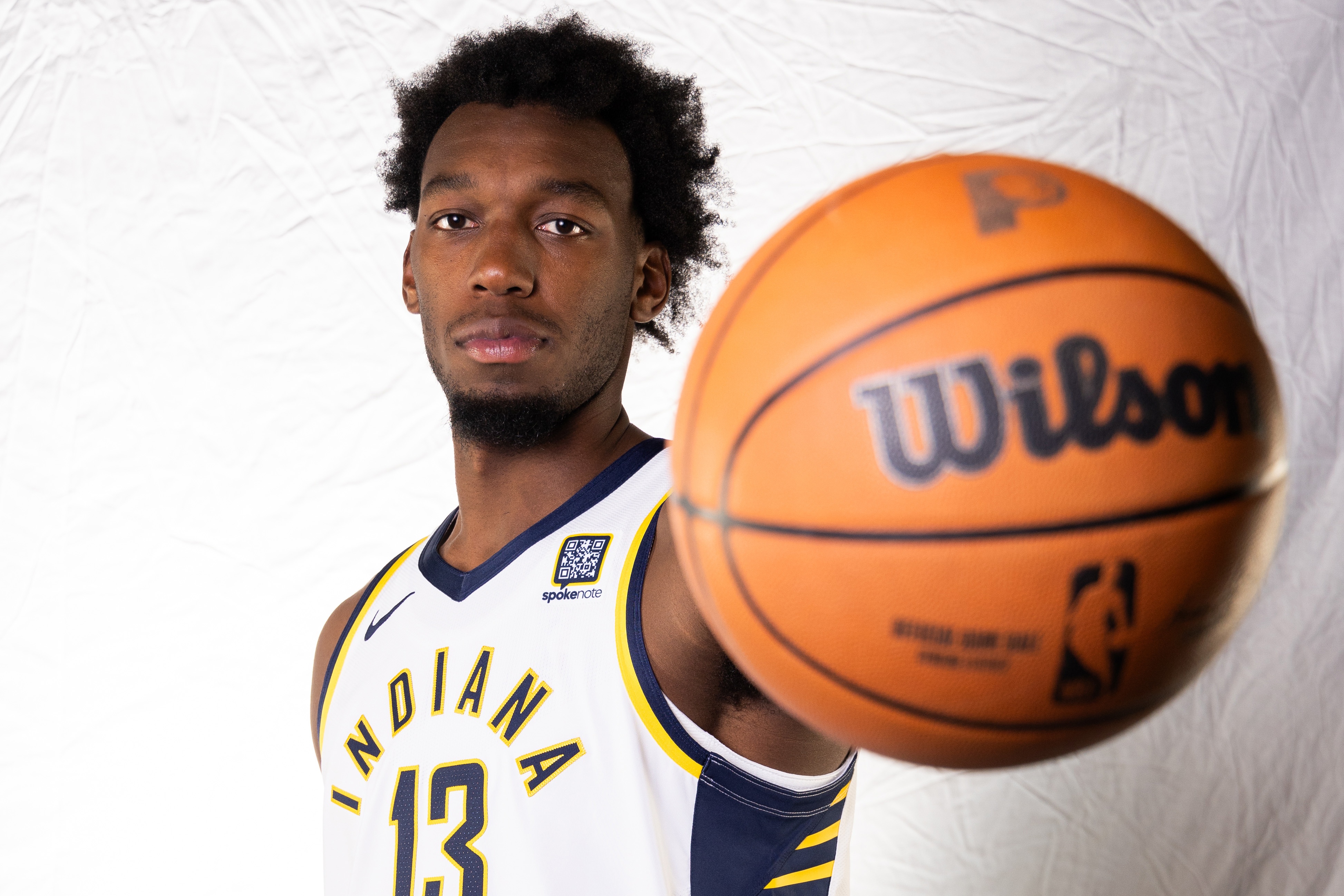 他真的我哭死！怀斯曼运动战4中4&罚球2中2 贡献10分5篮板